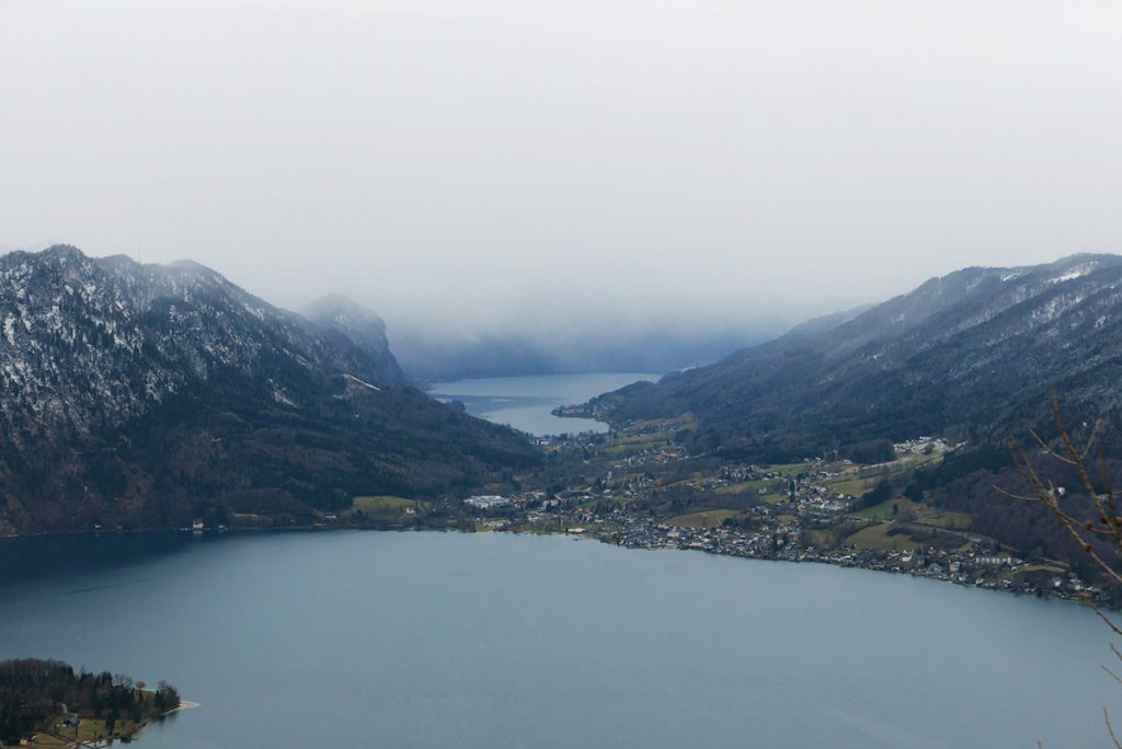 Blick auf den Attersee und den Mondsee