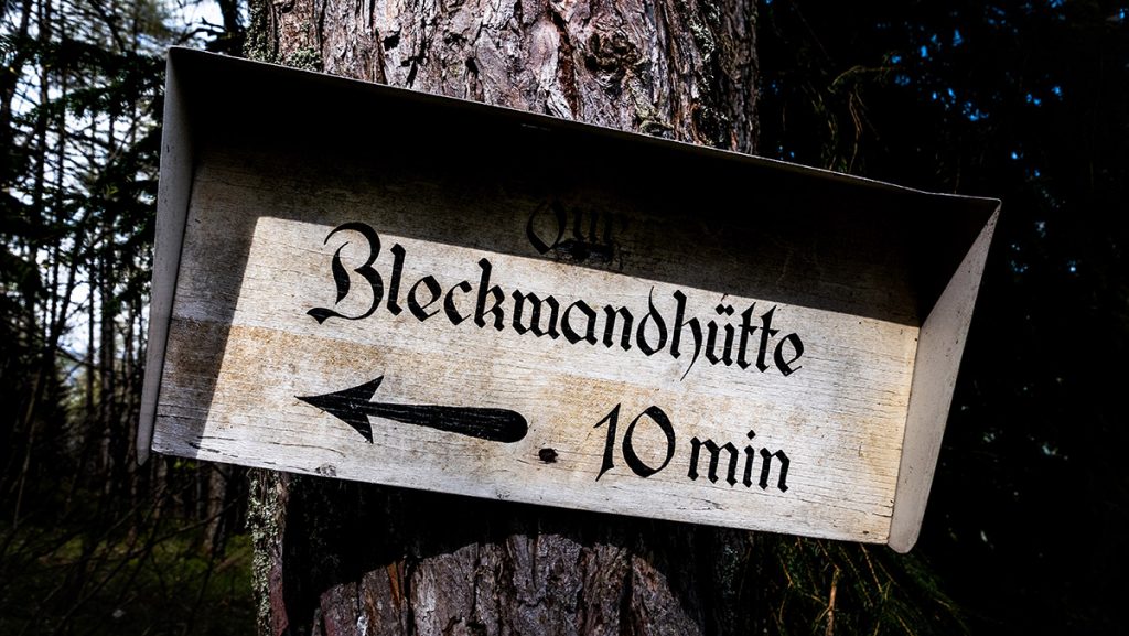 Schild zur Bleckwandhütte